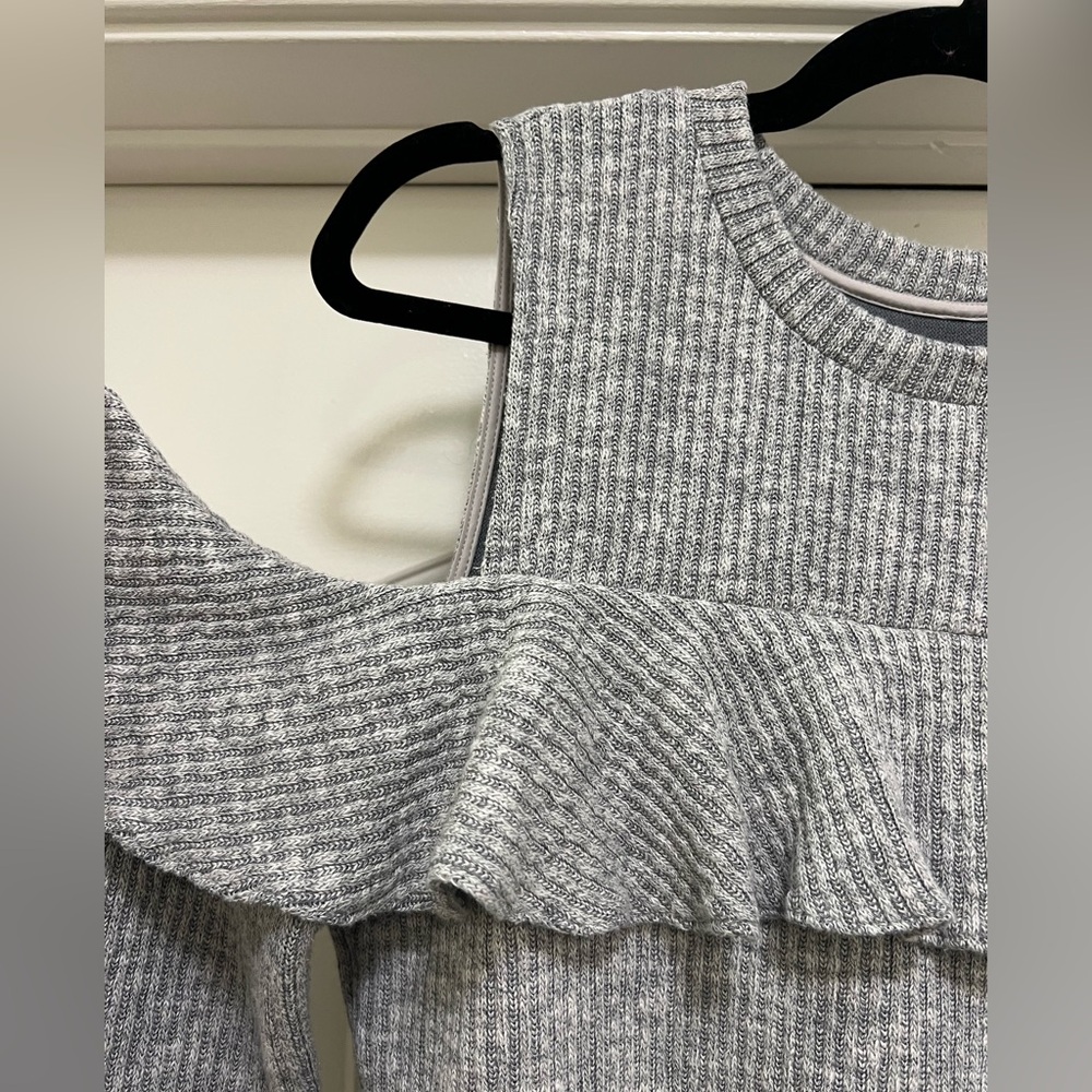 NWOT Saylor Ruffle Cold Shoulder Sweater - Picture 6 of 8